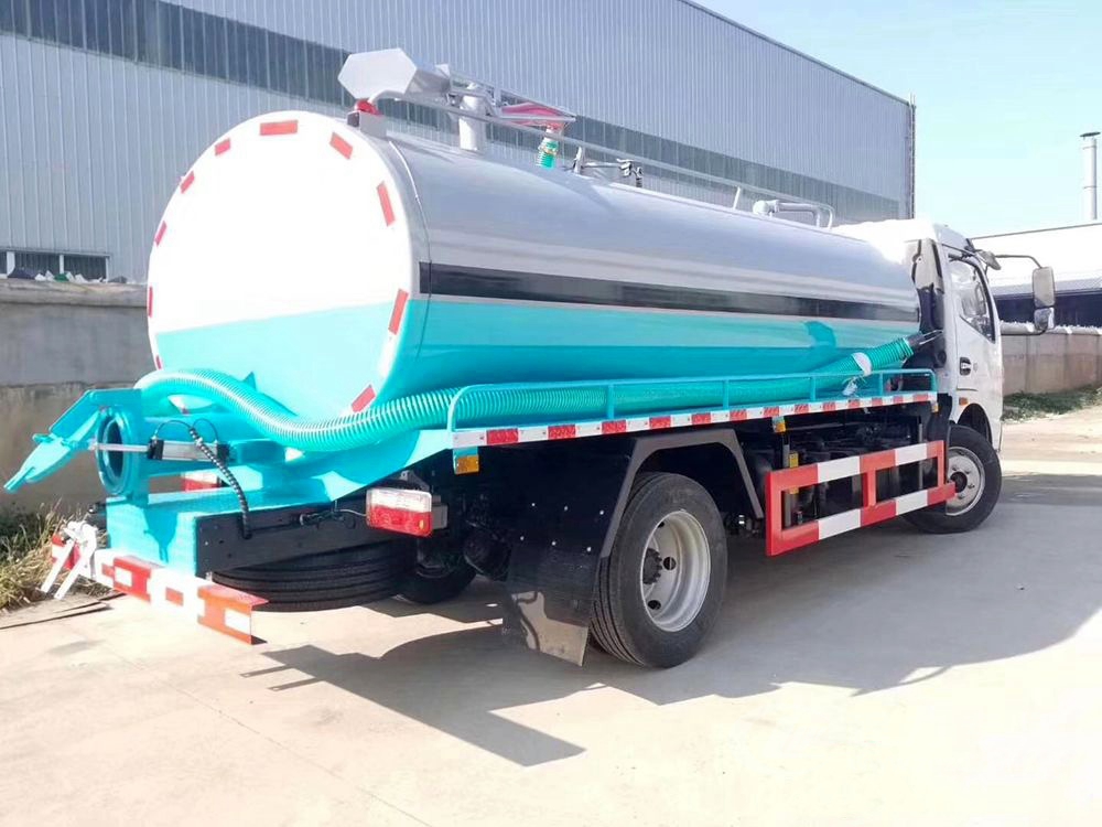 國(guó)六8方東風(fēng)D7 吸糞車(chē)