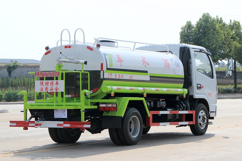 國六東風(fēng)小多利卡5噸灑水車