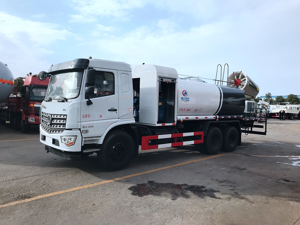 國(guó)六東風(fēng)專底D3L 16立方后雙橋抑塵車