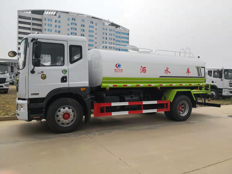 國六東風(fēng)大多利卡D9 15方灑水車