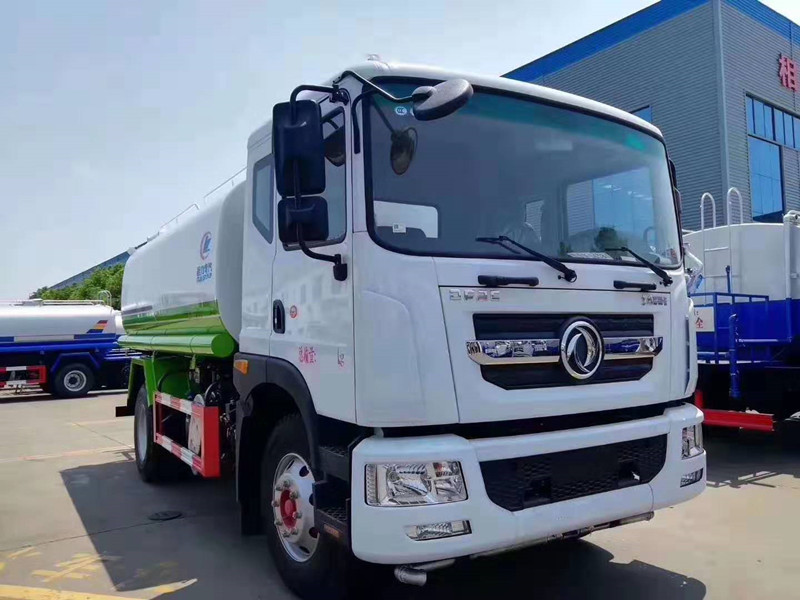 國六東風(fēng)大多利卡D9 15方灑水車