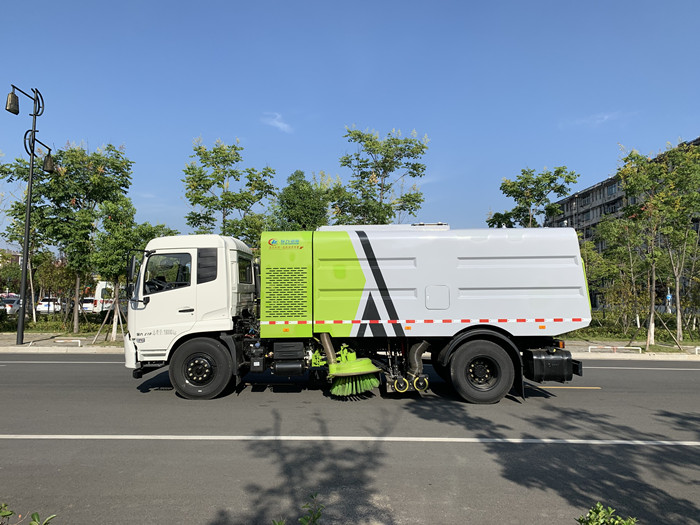 國(guó)六東風(fēng)天錦吸塵車-湖北程力洗掃車廠家