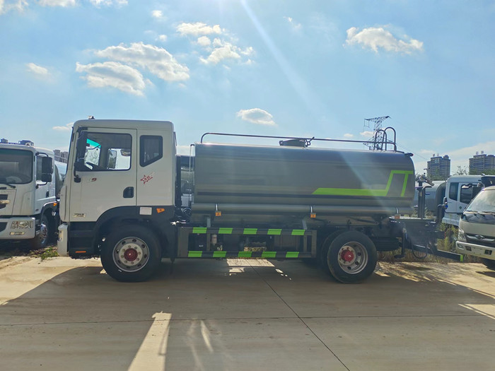 國六東風(fēng)多利卡D9 12方灑水車圖片_12方灑水車價格_東風(fēng)12方灑水車_程力灑水車廠家